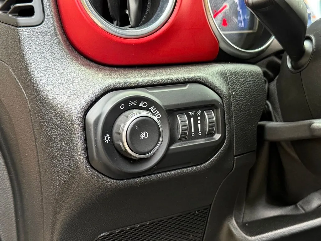 Jeep Wrangler photo 29