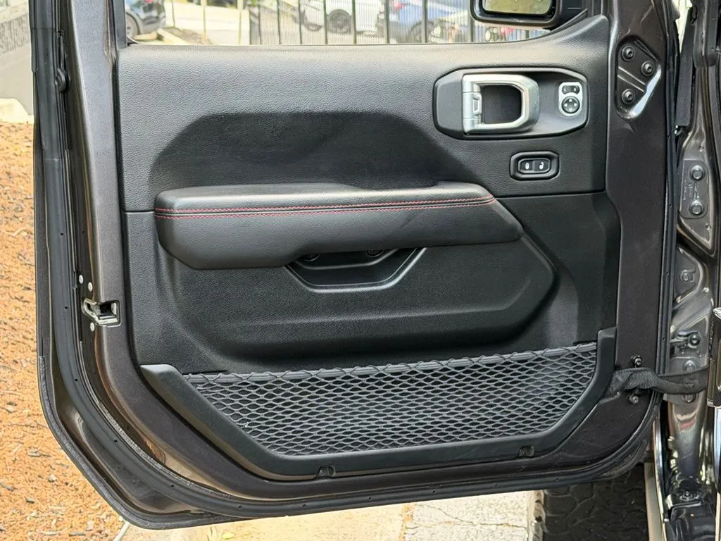 Jeep Wrangler photo 30