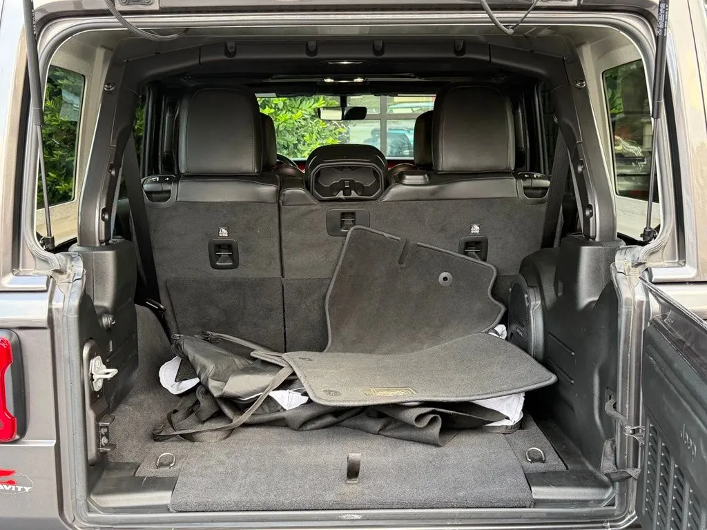 Jeep Wrangler photo 18