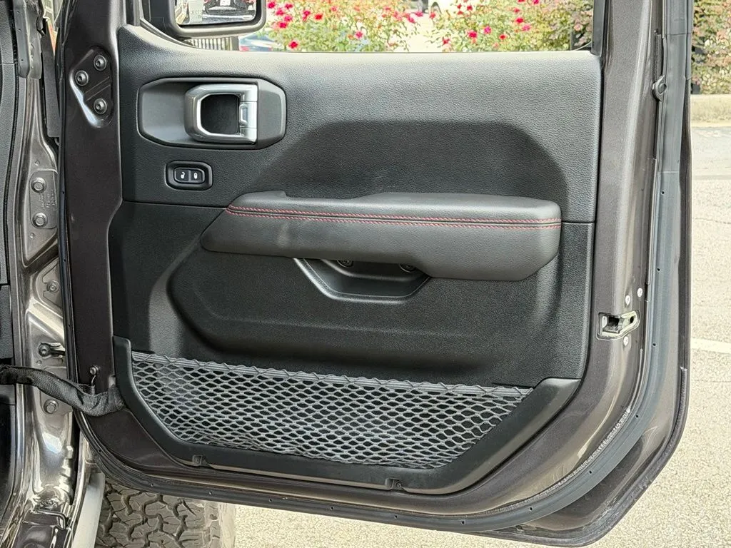 Jeep Wrangler photo 37