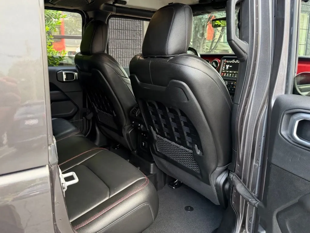 Jeep Wrangler photo 39