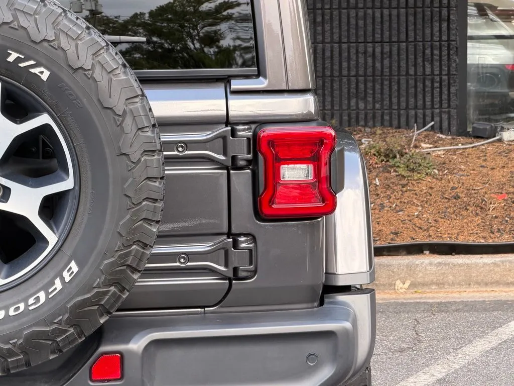 Jeep Wrangler photo 16