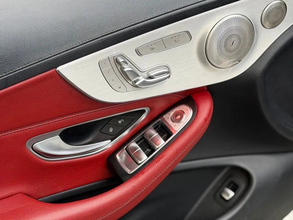 Mercedes-Benz C-Class photo 29