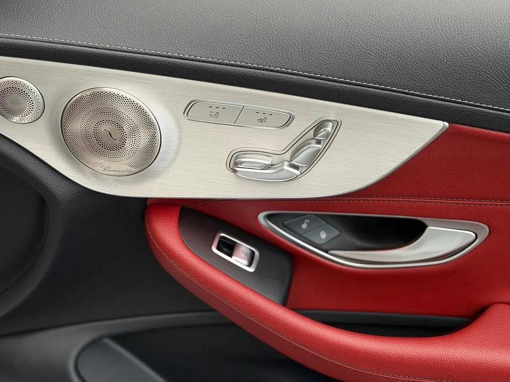 Mercedes-Benz C-Class photo 35