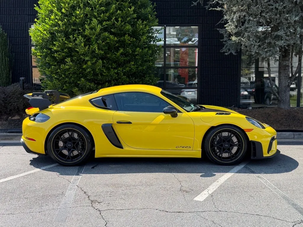 2025 Porsche 718 GT4 RS - Photo 21