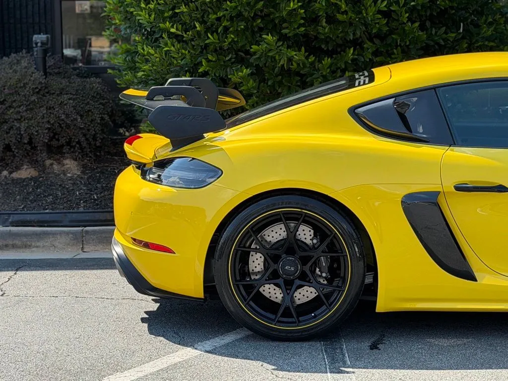2025 Porsche 718 GT4 RS - Photo 22