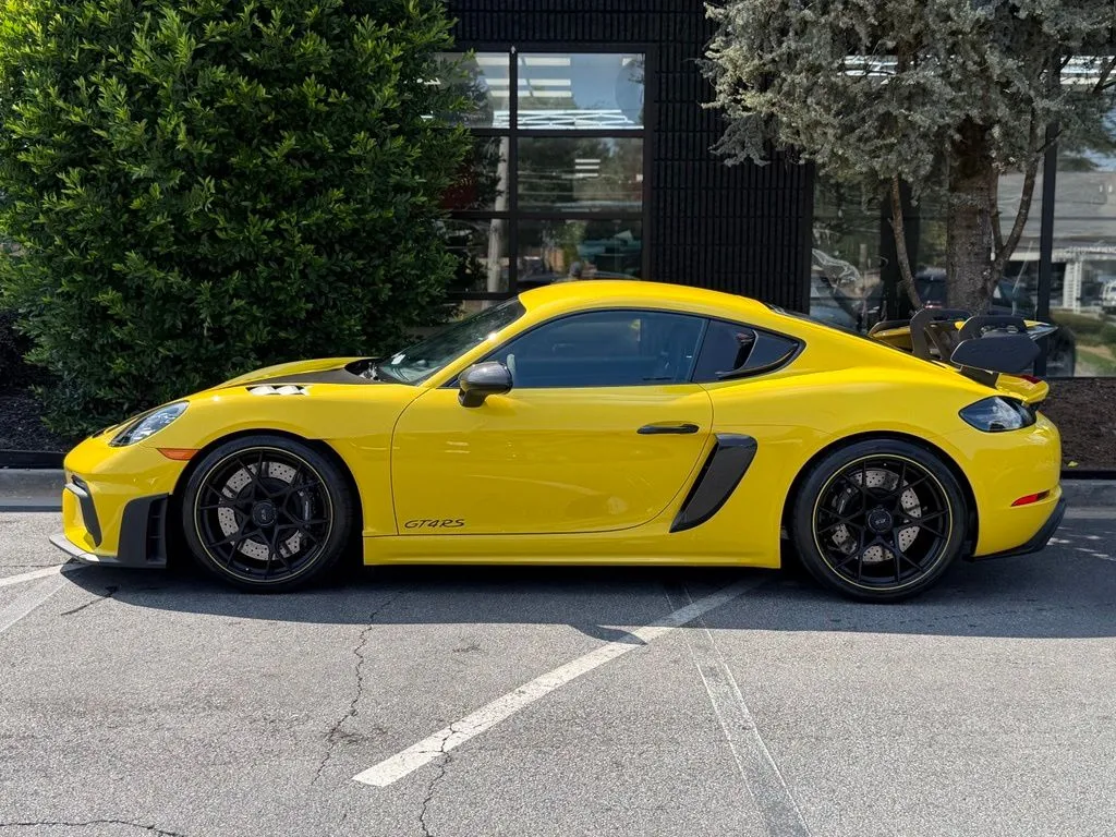 2025 Porsche 718 GT4 RS - Photo 9