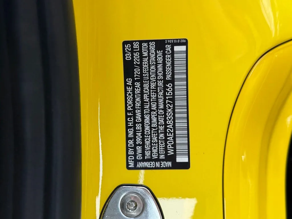 2025 Porsche 718 GT4 RS - Photo 52