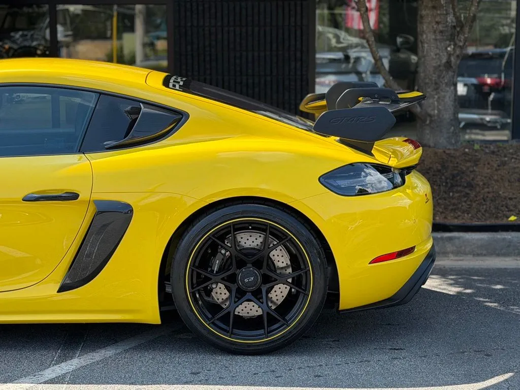 2025 Porsche 718 GT4 RS - Photo 11