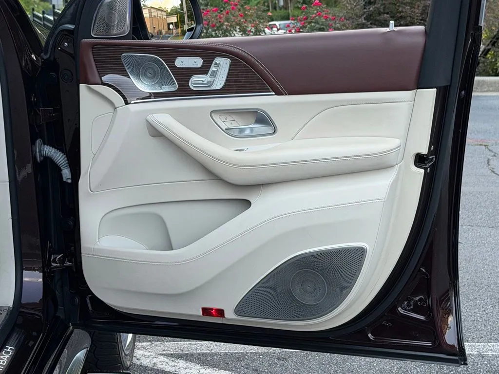Mercedes-Benz GLS photo 35