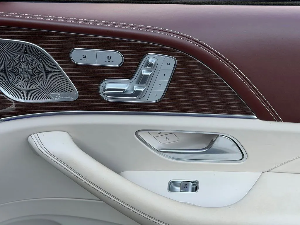 Mercedes-Benz GLS photo 36