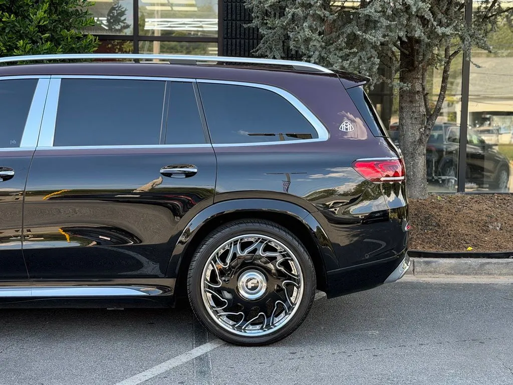 Mercedes-Benz GLS photo 11