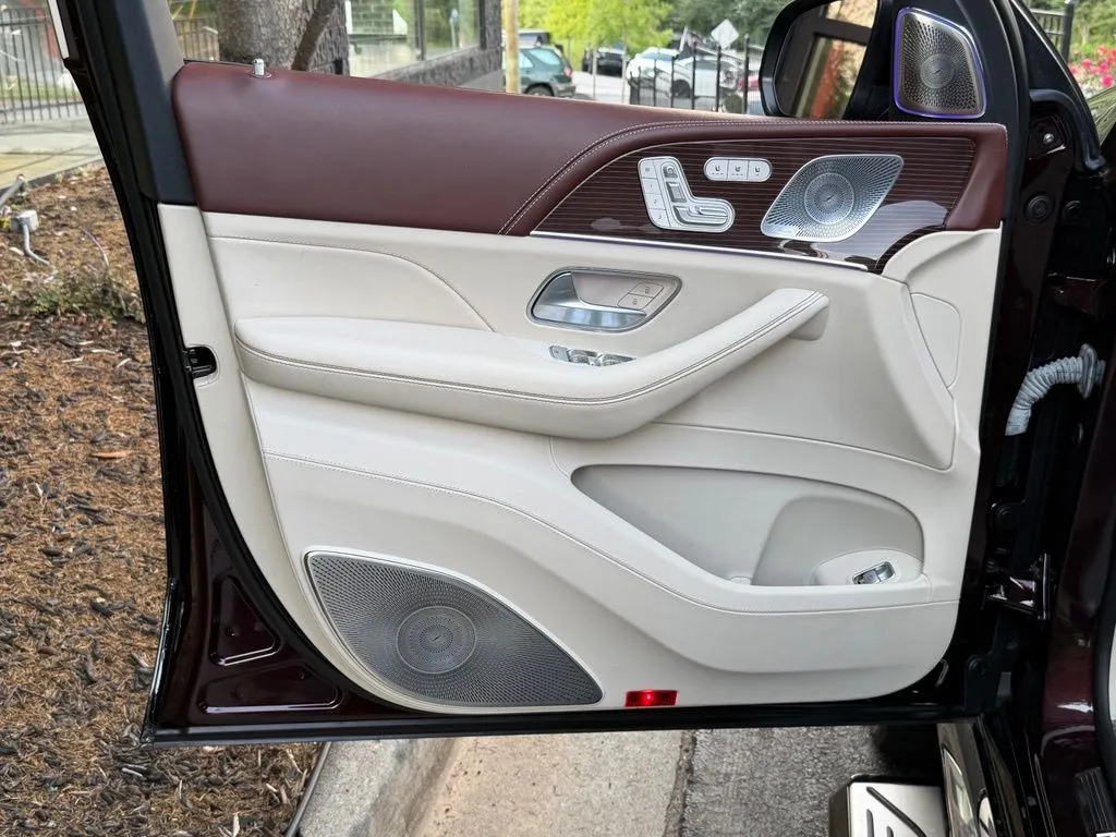 Mercedes-Benz GLS photo 27
