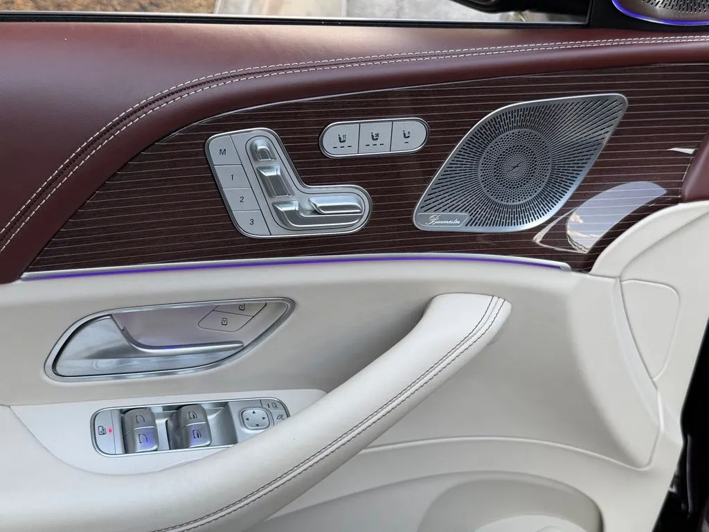 Mercedes-Benz GLS photo 28