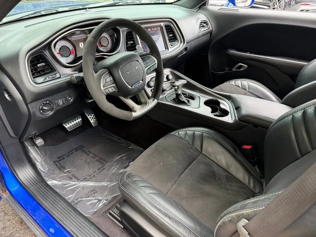 Dodge Challenger photo 24