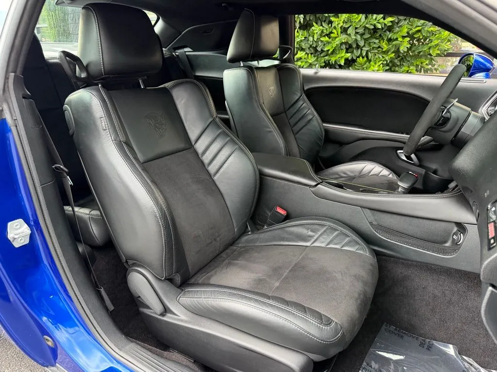 Dodge Challenger photo 32