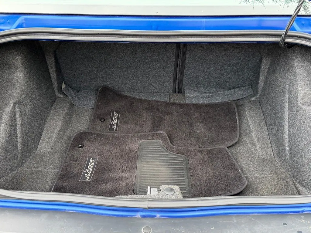 Dodge Challenger photo 18