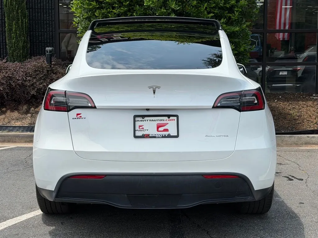 Tesla Model Y photo 14
