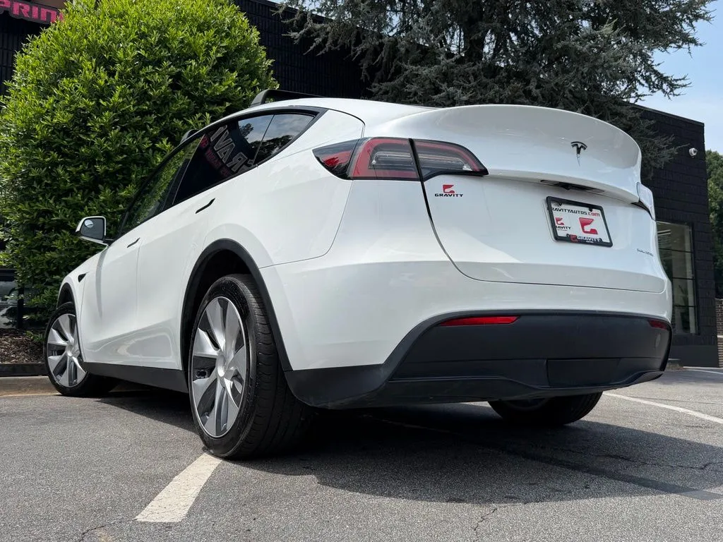 Tesla Model Y photo 20
