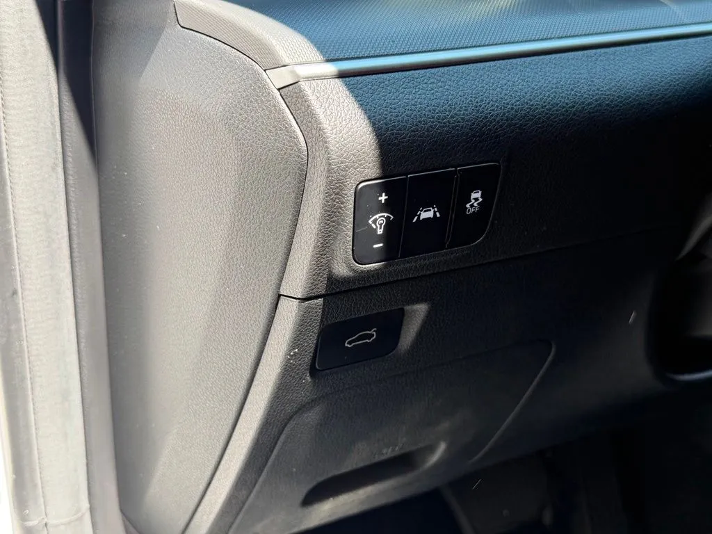 Kia K5 photo 28