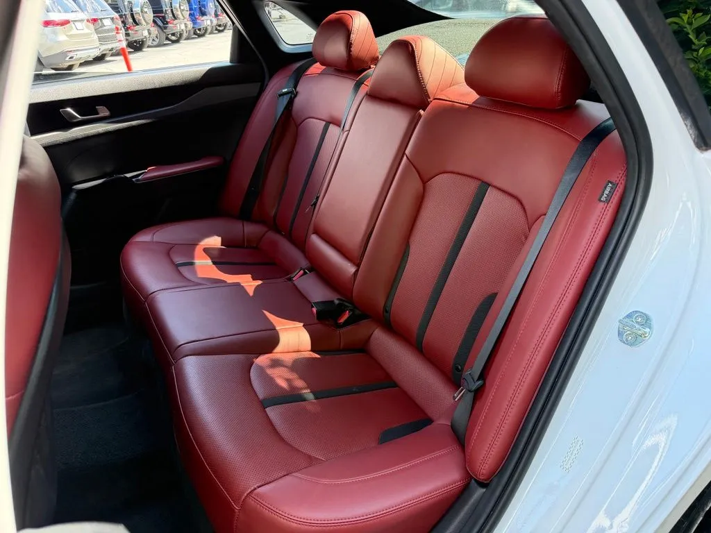 Kia K5 photo 32