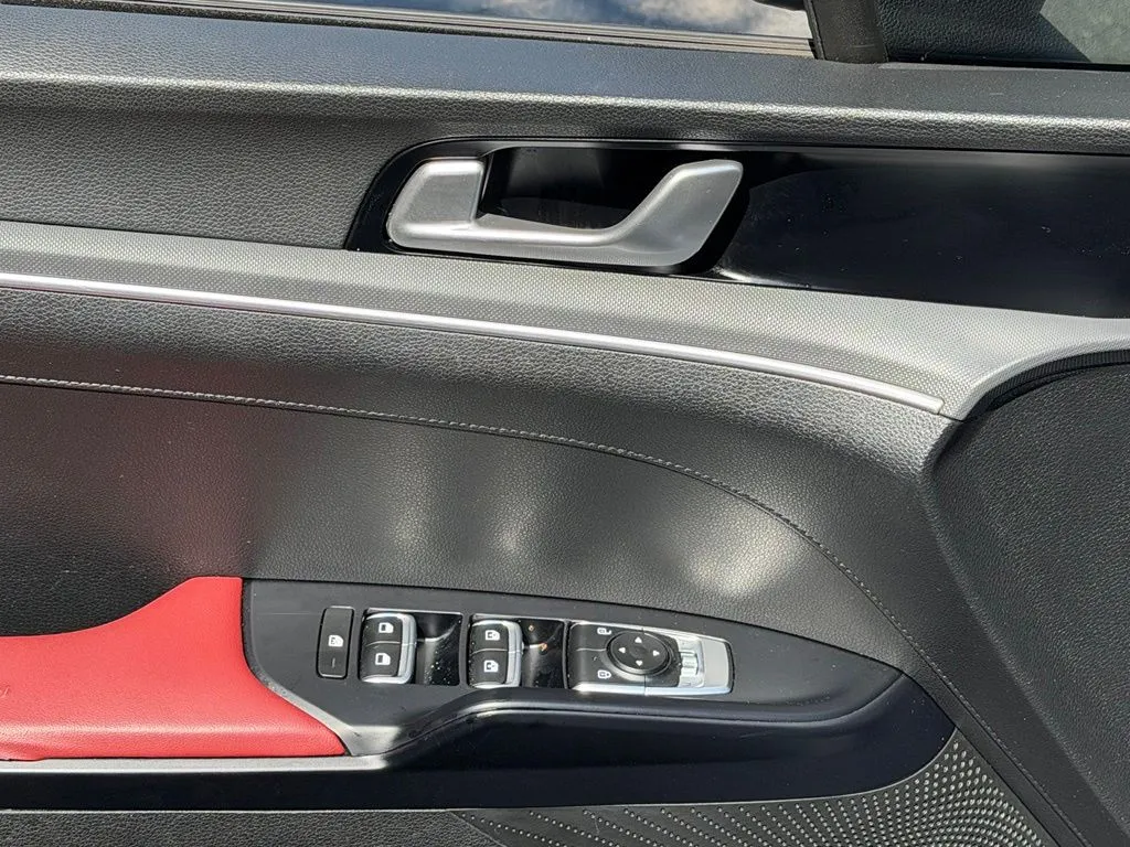 Kia K5 photo 30