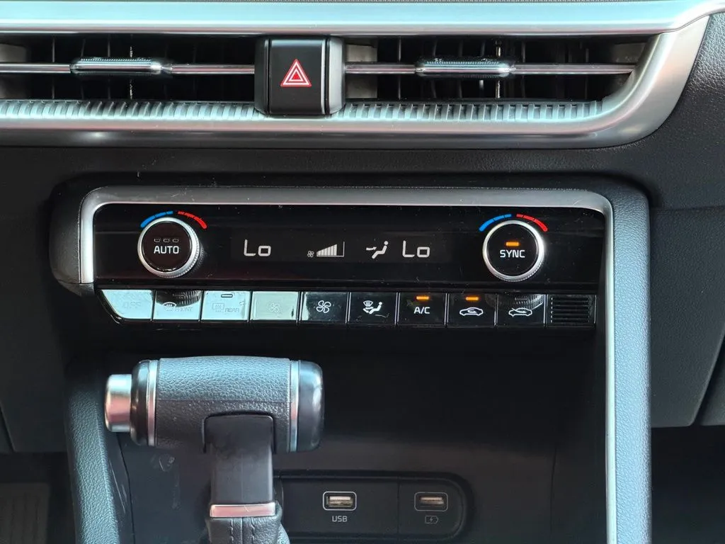 Kia K5 photo 48