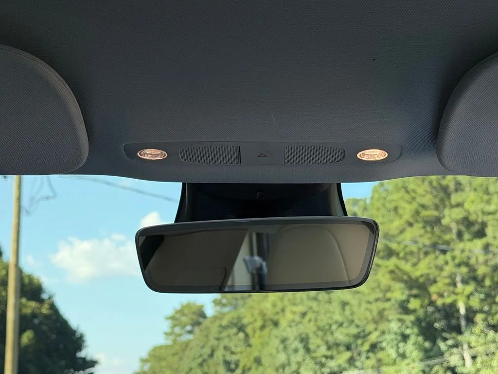 Tesla Model 3 photo 48