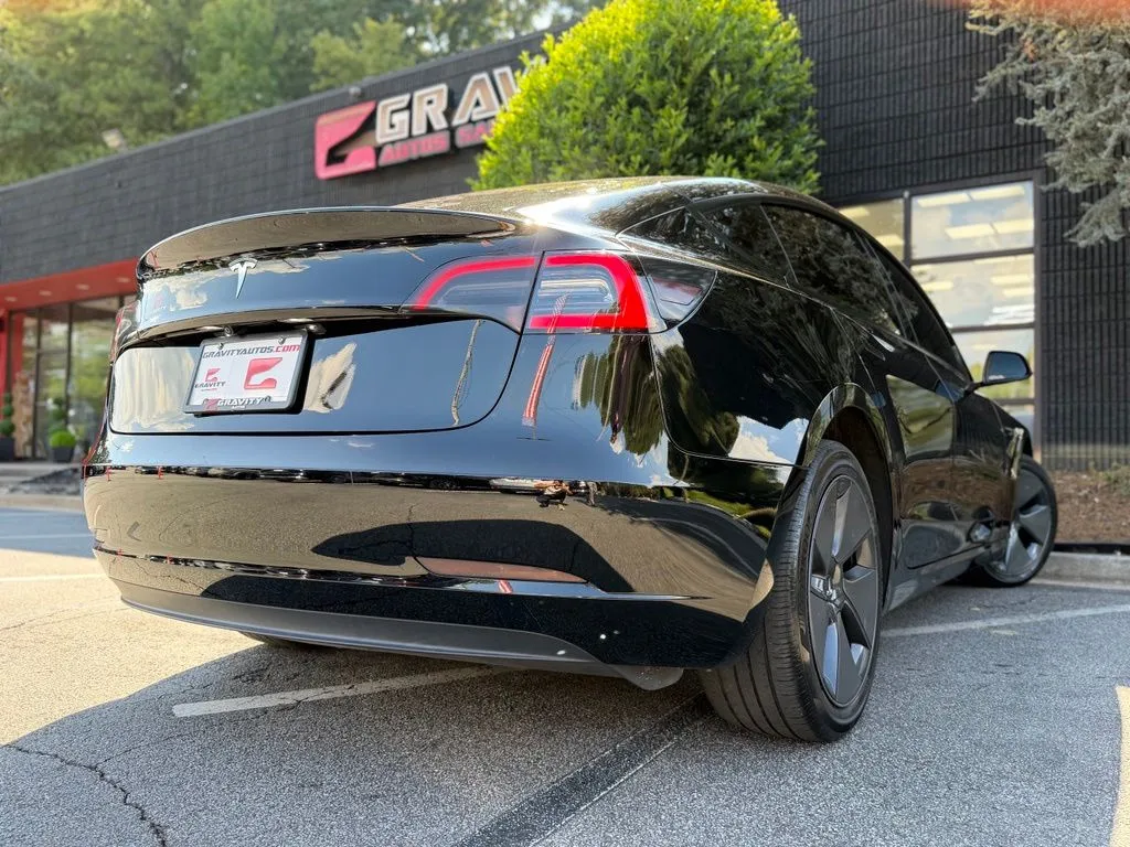 Tesla Model 3 photo 13