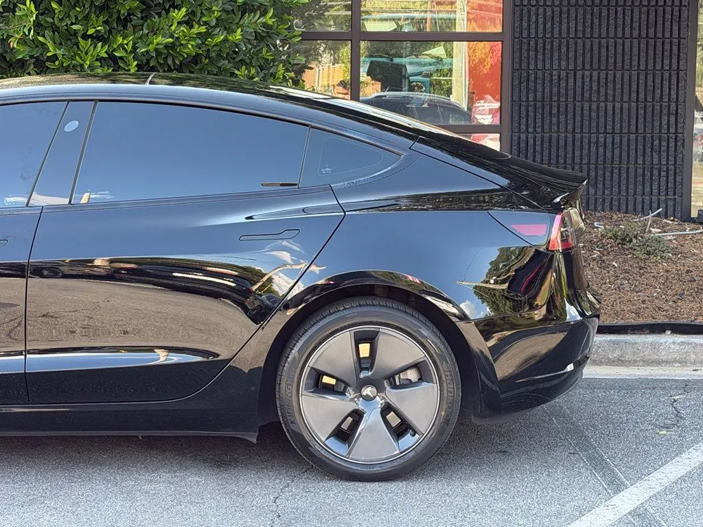 Tesla Model 3 photo 11