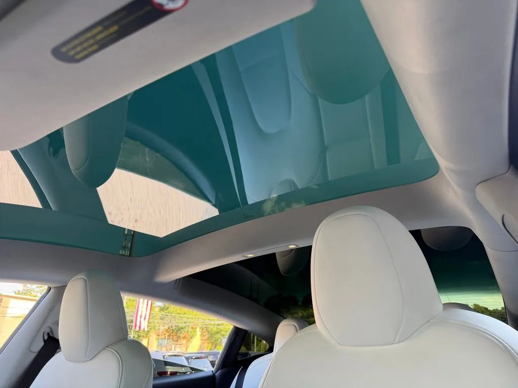 Tesla Model 3 photo 50
