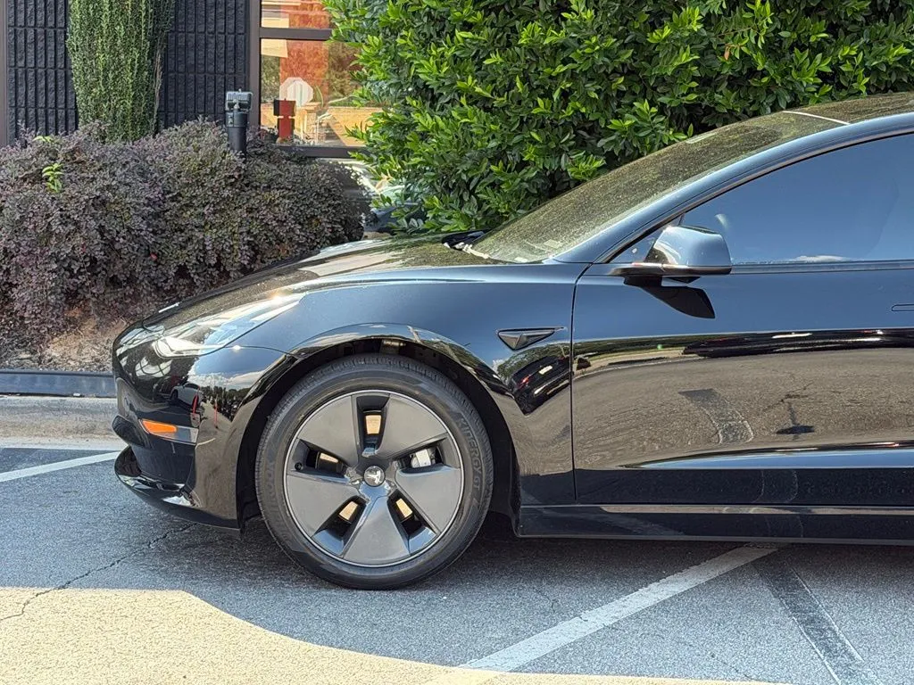 Tesla Model 3 photo 10