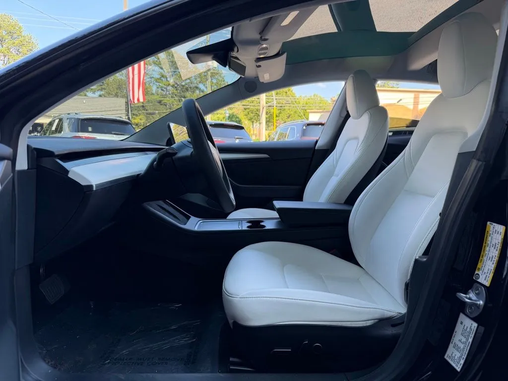 Tesla Model 3 photo 25