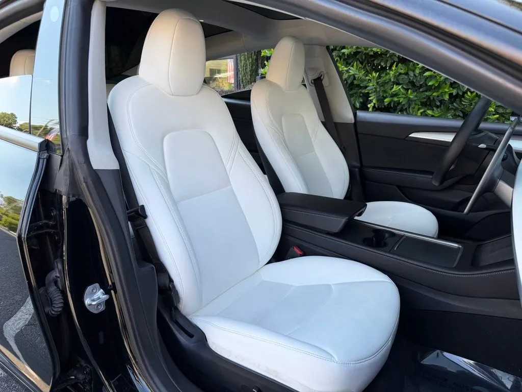 Tesla Model 3 photo 34