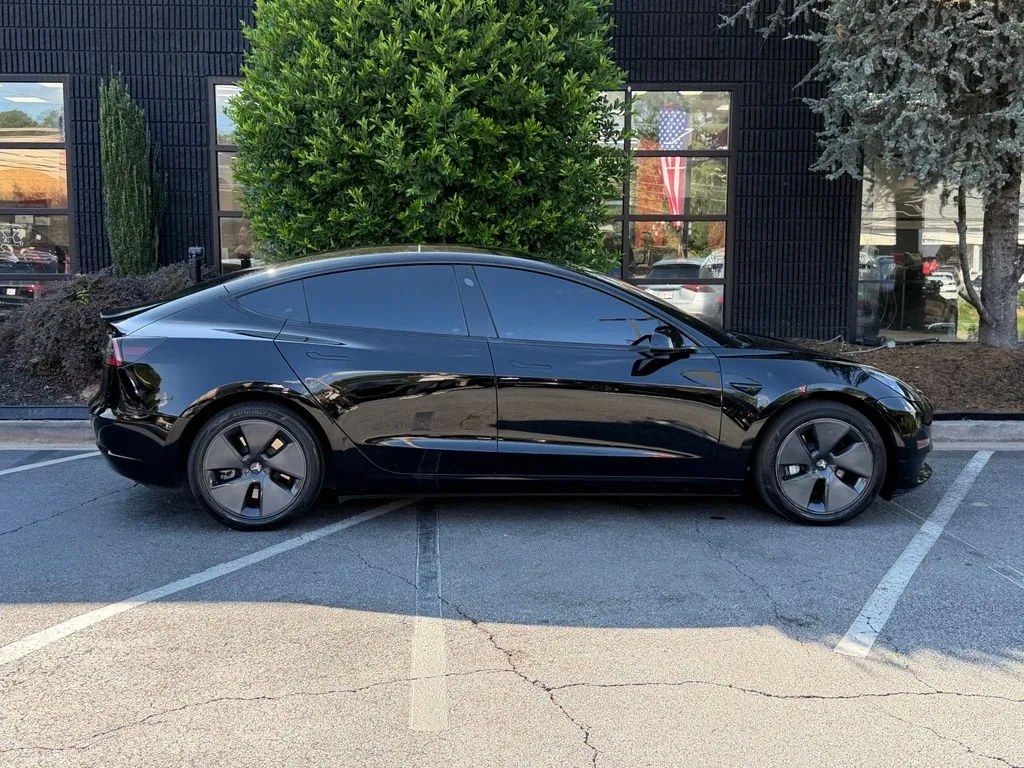 Tesla Model 3 photo 21