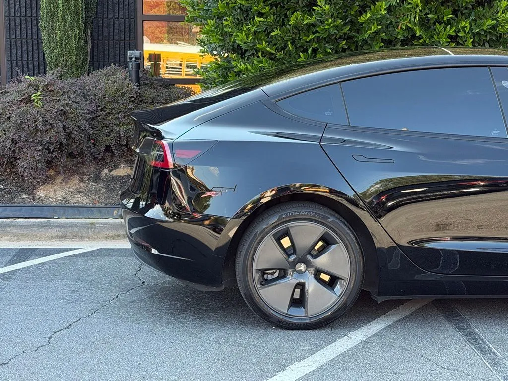Tesla Model 3 photo 22