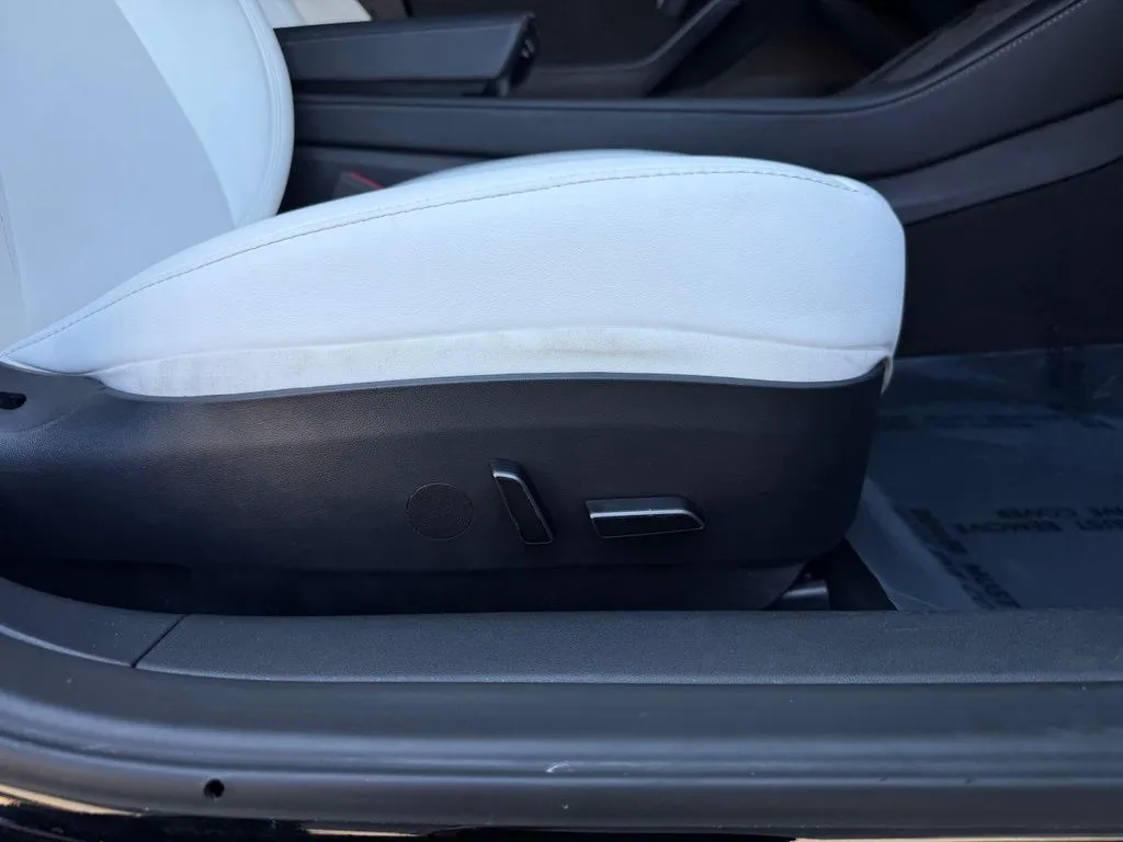 Tesla Model 3 photo 35