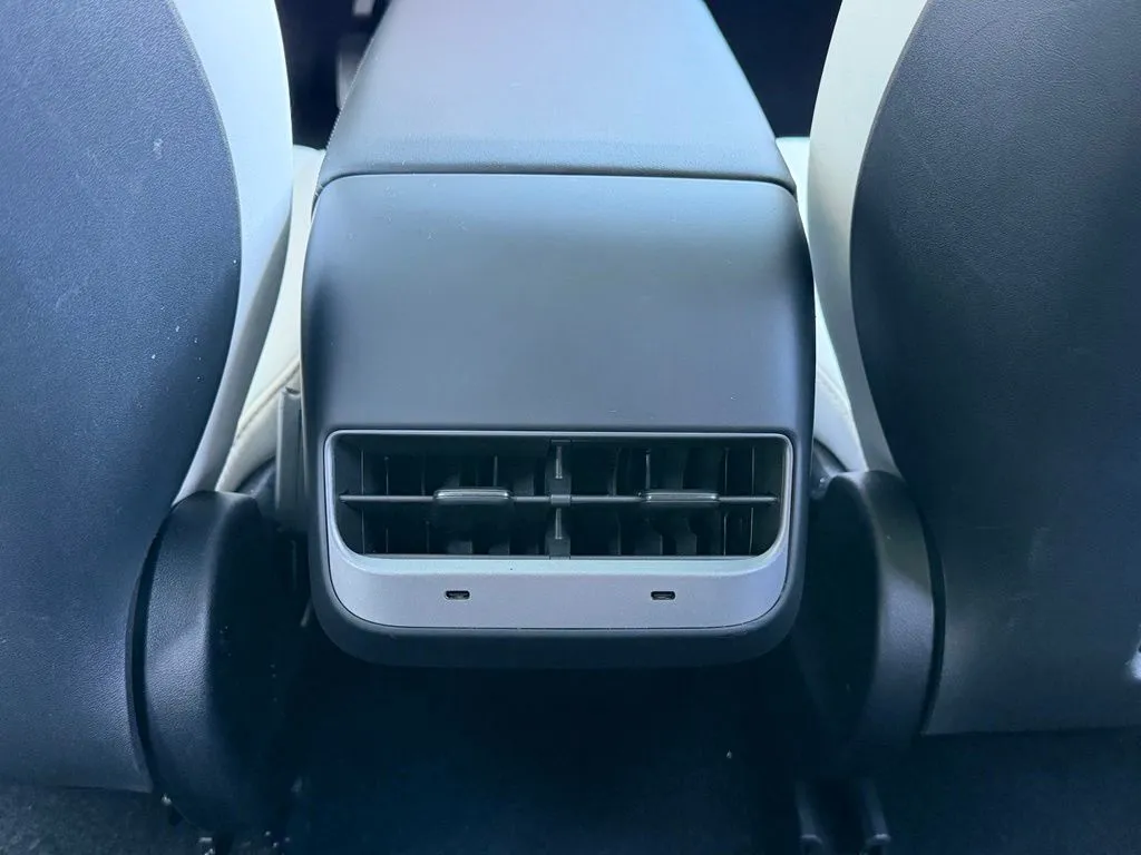 Tesla Model 3 photo 49