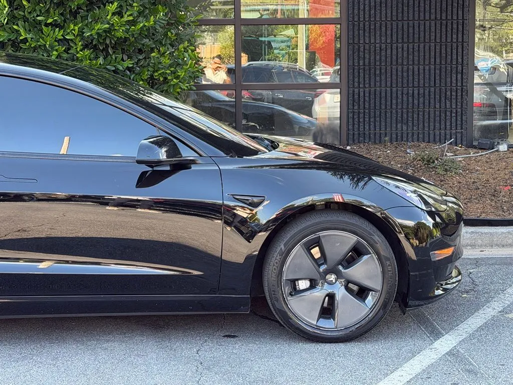 Tesla Model 3 photo 23