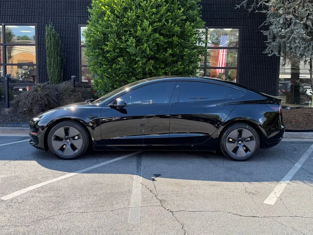 Tesla Model 3 photo 9
