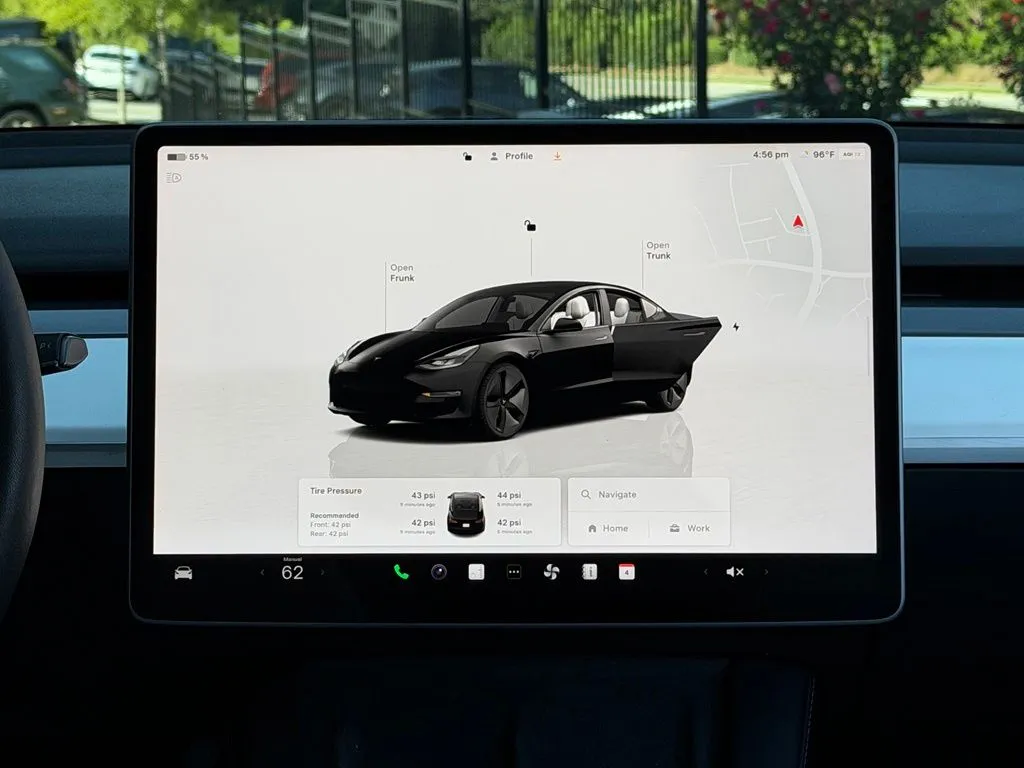 Tesla Model 3 photo 46
