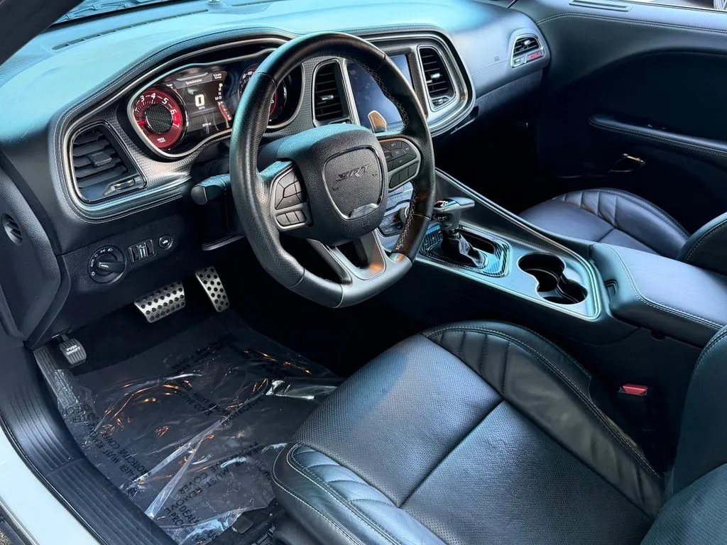 Dodge Challenger photo 24