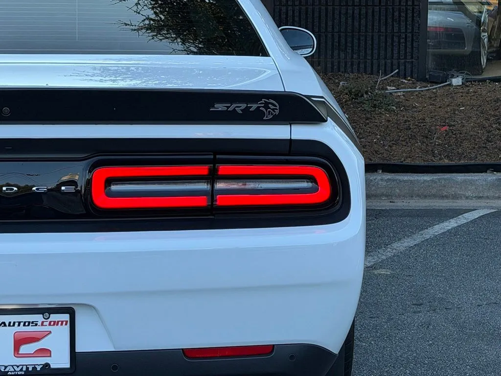 Dodge Challenger photo 16