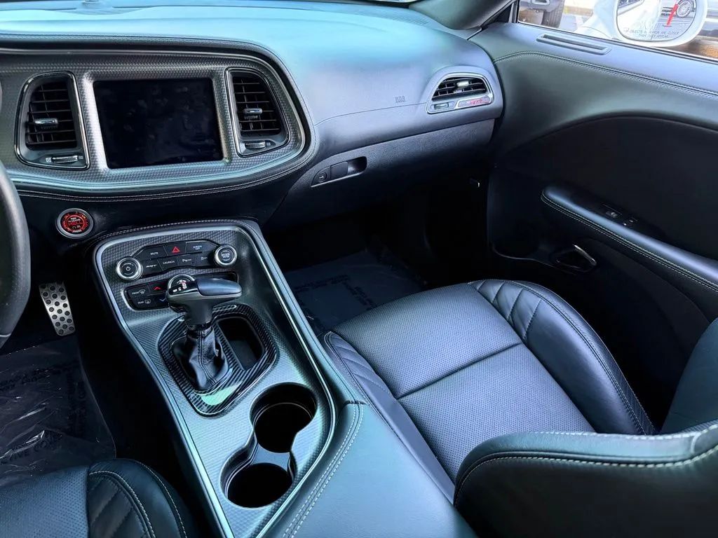 Dodge Challenger photo 37