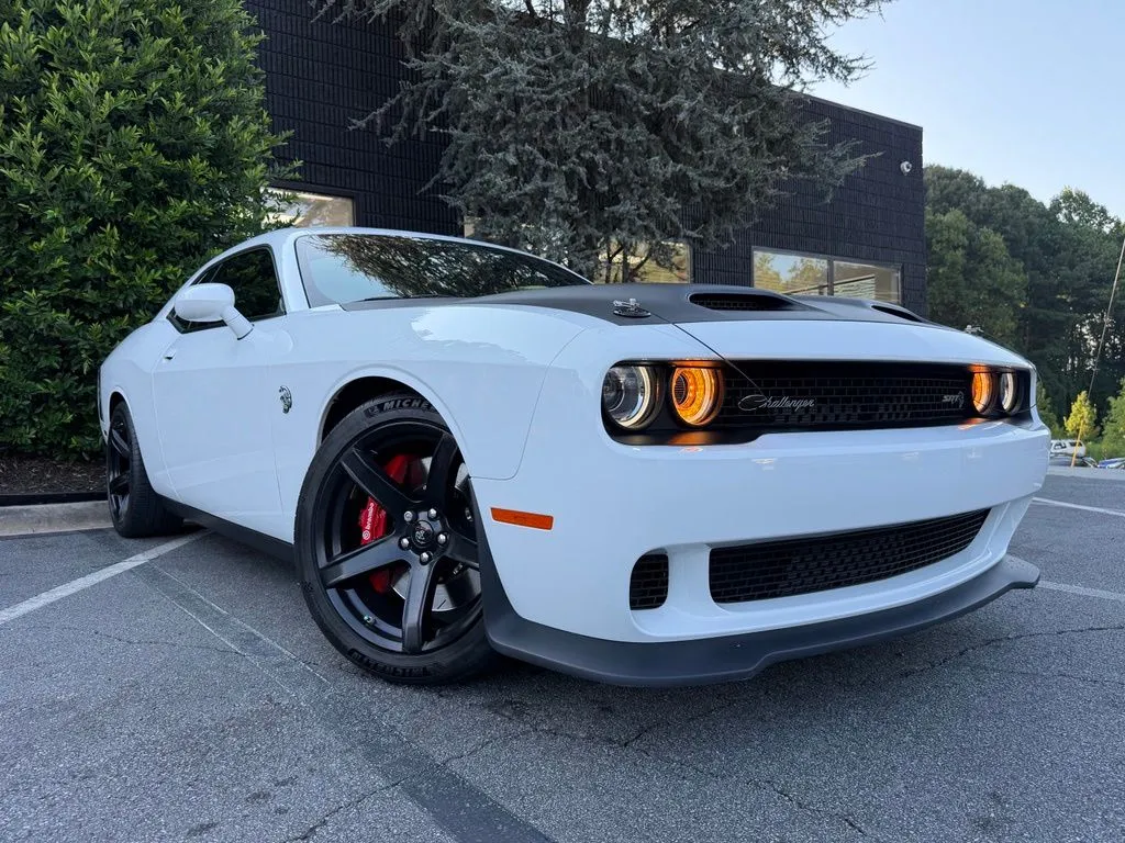 Dodge Challenger photo 8