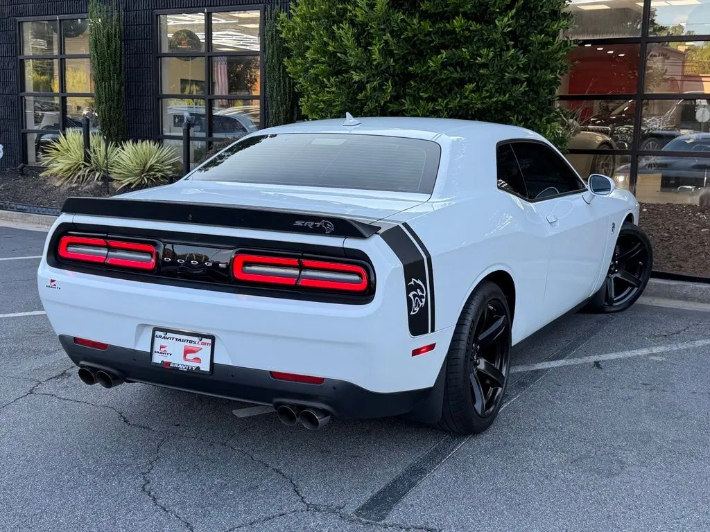 Dodge Challenger photo 12