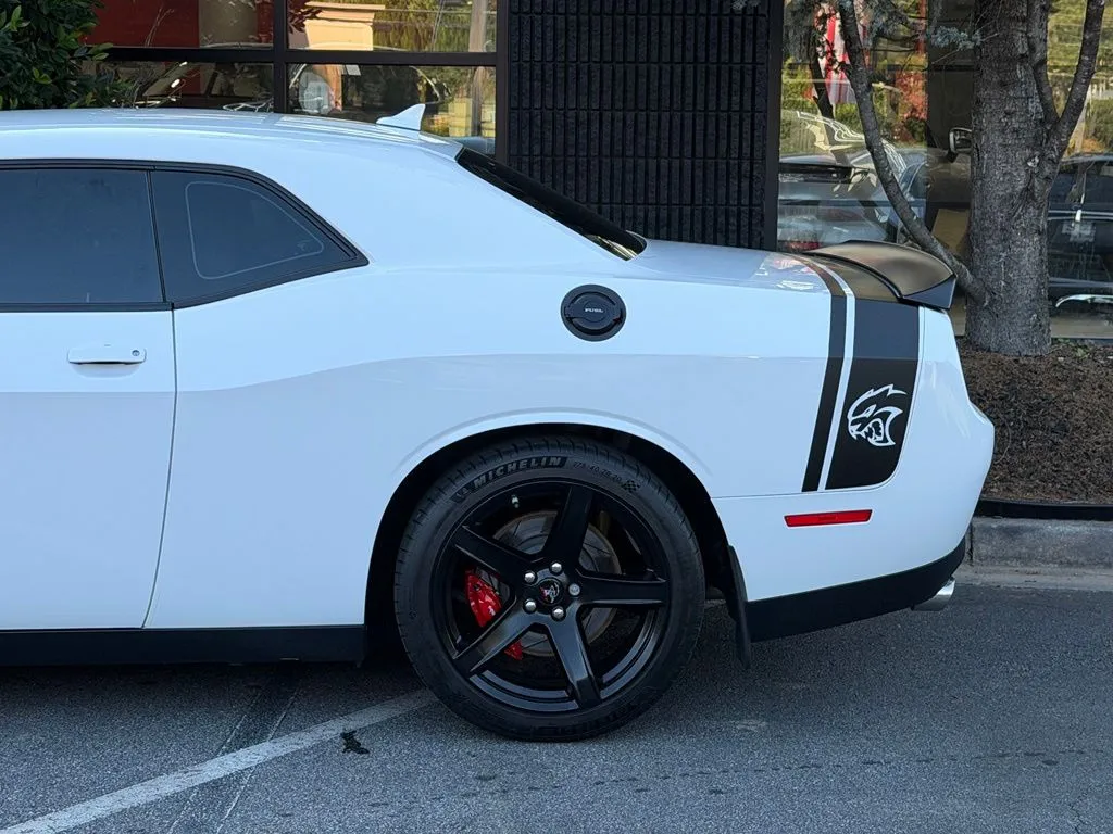 Dodge Challenger photo 11