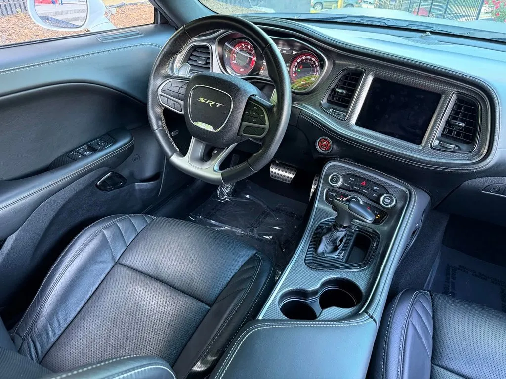 Dodge Challenger photo 36