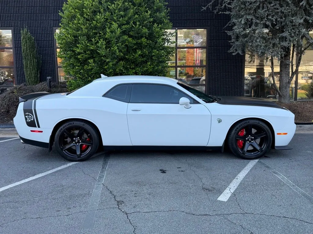 Dodge Challenger photo 21