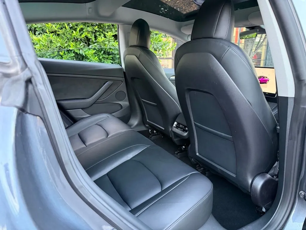 Tesla Model 3 photo 34